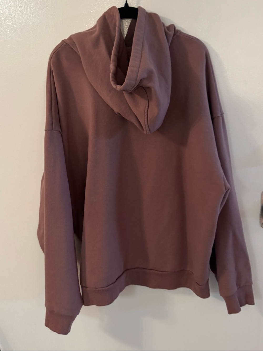 ALO Accolade Sweatshirt Hoodie Smoky Quartz - Picture 5 of 8